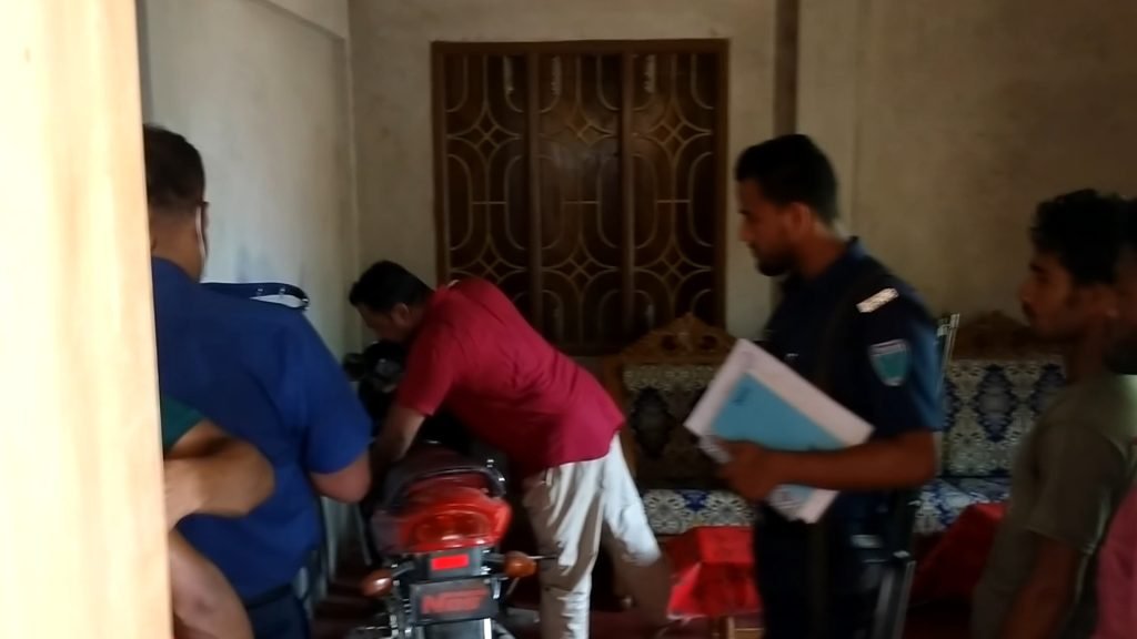 কমলগঞ্জে অস্রের মুখে জিম্মি করে প্রবাসী পরিবারে ডাকাতি