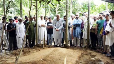 বাবা-মায়ের পাশে চিরনিদ্রায় শায়িত আবুল মাল আবদুল মুহিত