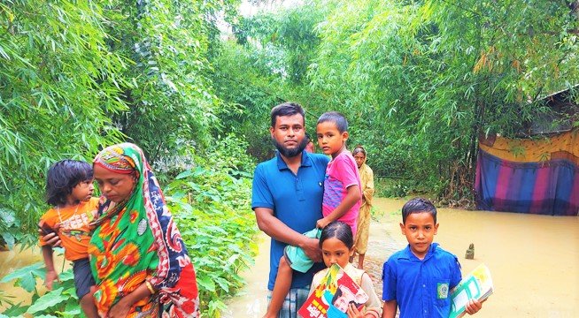 রাজনগরে ছয়টি গ্রাম প্লাবিত- পানিবন্দি ৬শ পরিবার