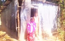 নিরিহ পরিবারের উপর হামলা-ভাংচুর :