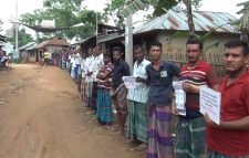 মৌলভীবাজারের বিট কর্মকর্তার দূর্নিতীর বিরুদ্ধে ও কমিটি বাতিলের দাবিতে মানববন্ধন ও প্রতিবাদ