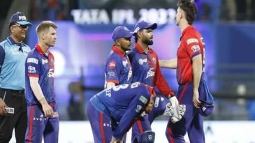 মুম্বাইর কাছে হেরে বিদায় দিল্লির, প্লে-অফে ব্যাঙ্গালুরু