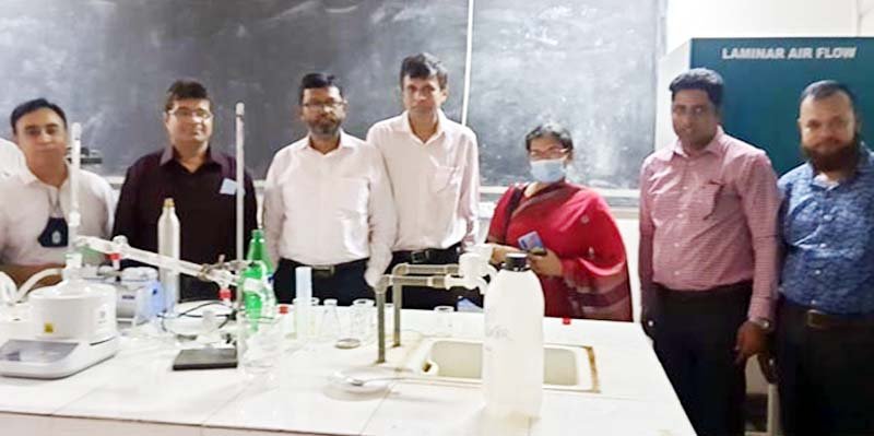 শাবিপ্রবিতে উদ্ভাবিত টি-কোলা পরিদর্শনে ইউজিসির সদস্যরা
