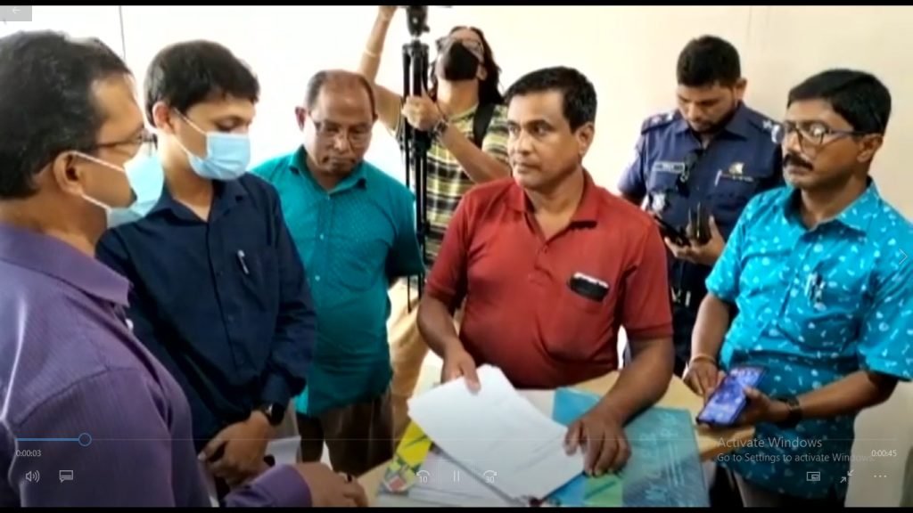 শ্রীমঙ্গলে অবৈধভাবে পরিচালিত রেটিনা ও রেনোভা ডায়াগনষ্ঠিক সেন্টারকে সিলগালা।