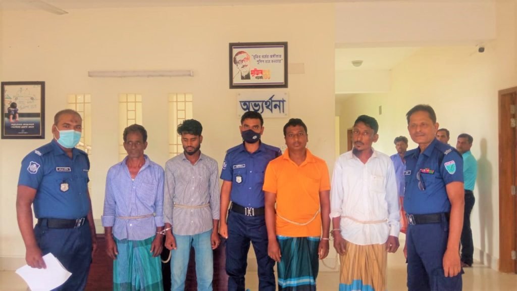  বিশেষ অভিযানে ওয়ারেন্টভূক্ত ও নিয়মিত মামলার ১৬ আসামী গ্রেফতার 