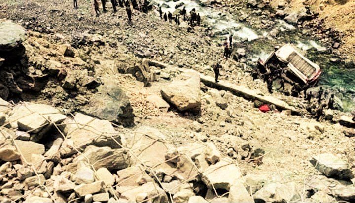 গাড়ি দুর্ঘটনায় লাদাখে ৭ ভারতীয় সেনা নিহত
