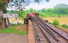 জেলার ট্রানজিট পয়েন্ট মনু রেলওয়ে স্টেশন এখন নীরব নিস্তব্ধ