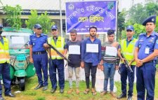 শ্রীমঙ্গলে তিন ছিনতাইকারীকে আটক