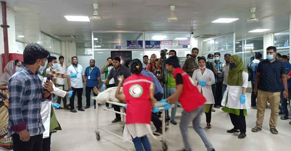 রাতের মধ্যেই শ্রম মন্ত্রণালয় থেকে সহায়তা পাবেন আহত শ্রমিকরা