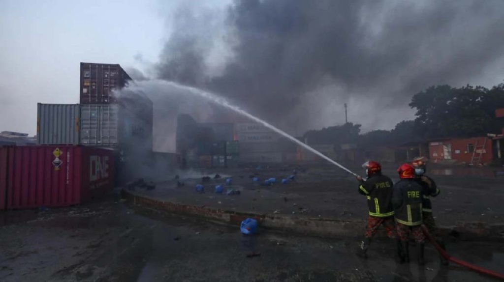 ডিপোর আগুন পুরোপুরি নিভে গেছে: সেনাবাহিনী