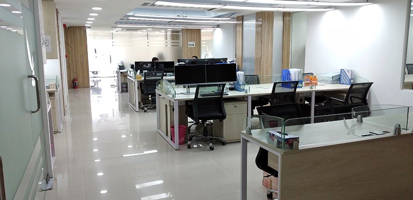 ঈদের ছুটি শেষে অফিস খুলছে আজ