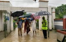 খলিলপুর ইউনিয়নের বন্যা কবলিত কয়েকটি গ্রাম ও আশ্রয়কেন্দ্র পরিদর্শন-সৈয়দা জোহরা আলাউদ্দিন এমপি