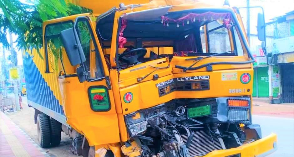 শ্রীমঙ্গলে দুই কাভার্ডভ্যানের সংঘর্ষে চালক নিহত