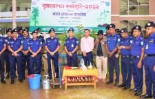 মৌলভীবাজার পুলিশ লাইন্সে জেলা পুলিশের বৃক্ষরোপণ কর্মসূচির শুভ উদ্বোধন