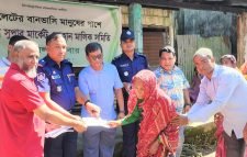 গোয়াইনঘাট থানা পুলিশের  উদ্যোগে ১৪০০ জন মানুষের মাঝে শুকনো খাবার বিতরন