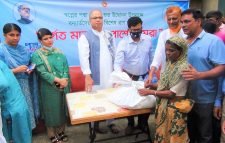 পদ্মা সেতুর উদ্বোধন উপলক্ষে বানভাসির সাথে আনন্দ ভাগাভাগি করতে মৌলভীবাজার জেলা প্রশাসন