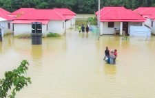 মৌলভীবাজারে আশ্রয়ণ প্রকল্পের ঘরে পানি, দুর্ভোগ