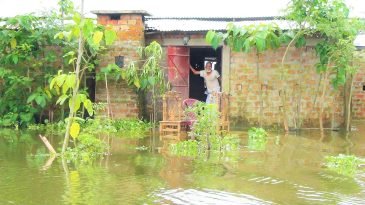 কুলাউড়ায় আশ্রয়কেন্দ্রে থাকা মানুষের দুশ্চিন্তা
