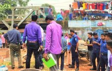 জুড়ী নদীর তীরে অবৈধ ভাবে গড়ে উঠা স্থাপনা উচ্ছেদ