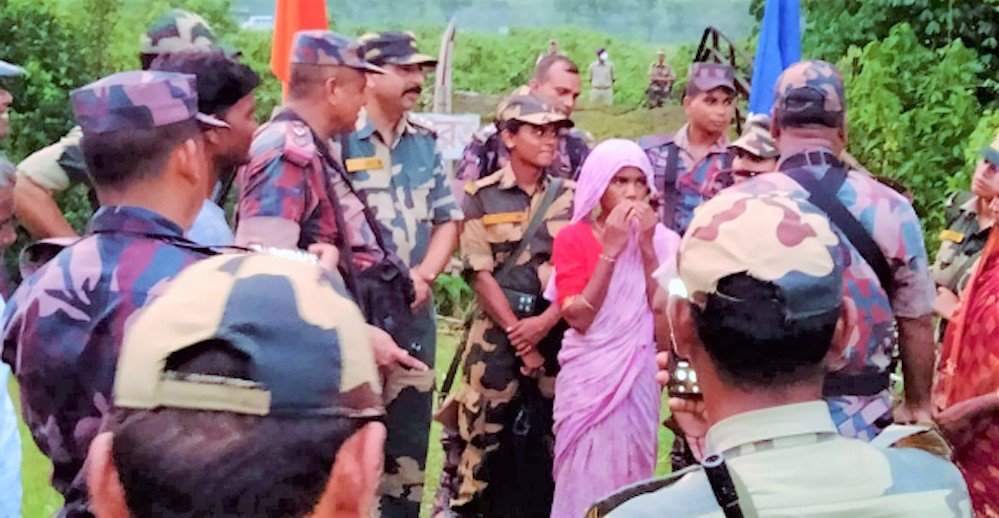 জুড়ীতে নিখোঁজ তরুণী ভারতে আটক বিজিবির কাছে হস্তান্তর