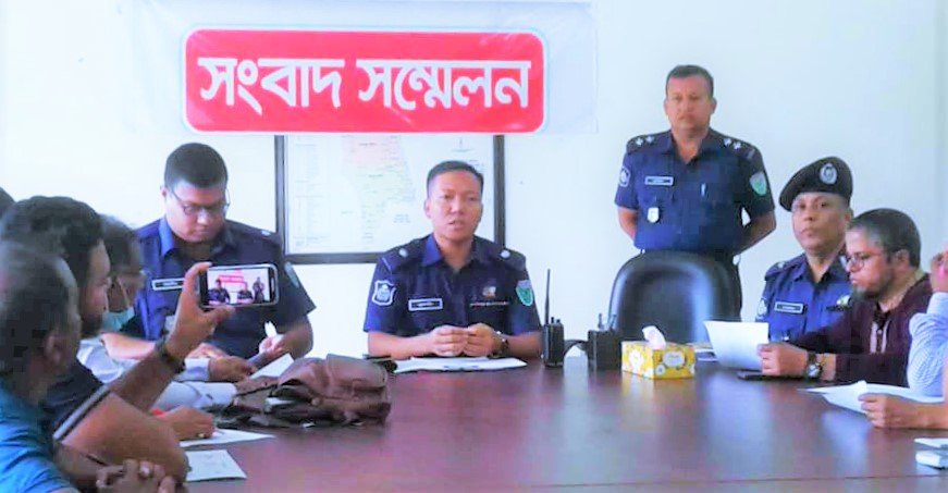 পুলিশের সংবাদ সম্মেলন জুড়ীতে ডাকাতির ৭২ ঘন্টার মধ্যে ৪ ডাকাত গ্রেফতার