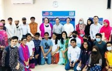 সিলেটে আমেরিকান দূতাবাসের কর্মকর্তার এক্সেস সেন্টার পরিদর্শন