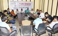 সিলেট জেলা প্রেসক্লাব নেতৃবৃন্দের সাথে লন্ডন বাংলা প্রেসক্লাবের কোষাধ্যক্ষ সালেহ আহমদের মতবিনিয়ময়