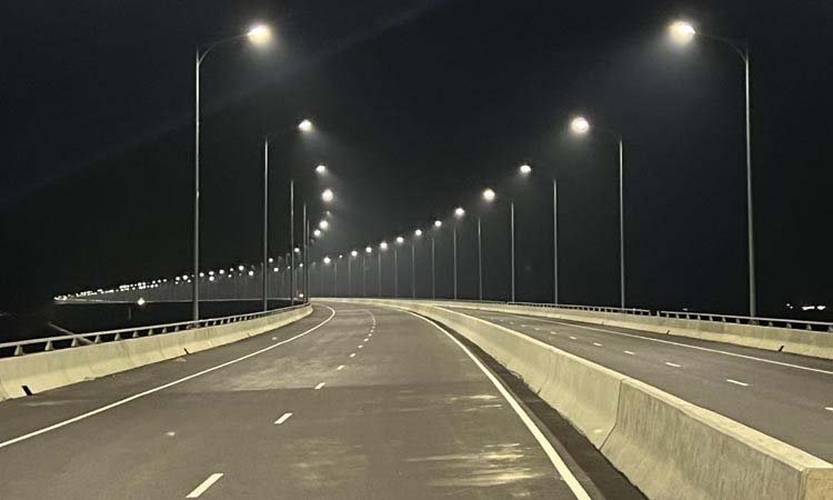 আলোকিত হলো পুরো পদ্মা সেতু : একযোগে ৪১৫ বাতির ঝিলিক