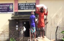 মৌলভীবাজারে খাদ্য গুদামে বন্যার পানি প্রবেশ, বানবাসী মানুষের দুর্ভোগ বাড়ছে