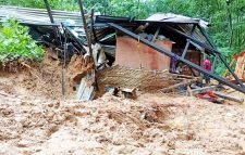 জৈন্তাপুরে টিলা ধসে একই পরিবারের ৪ জন নিহত