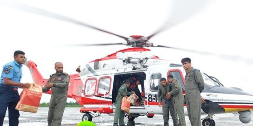 সিলেটের বন্যা কবলিত এলাকায় ত্রাণ ও উদ্ধার কার্যক্রমে বাংলাদেশ বিমান বাহিনী