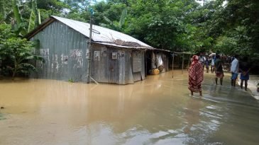 মৌলভীবাজারে বন্যা অবস্থা অবনতি নতুন নতুন এলাকা প্লাবিত হচ্ছে