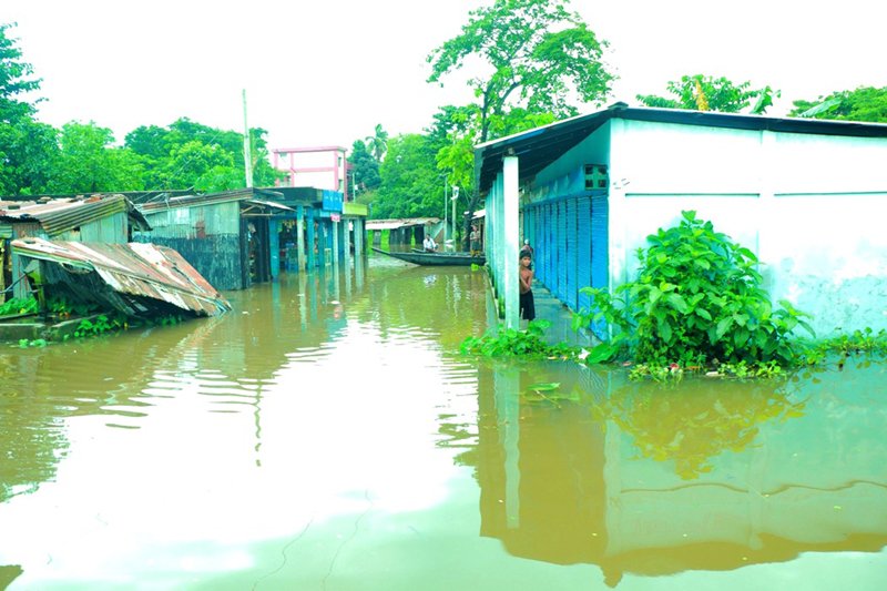 বড়লেখায় ডাকাত আতঙ্কে বানভাসিরা