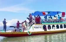 হাওরে বিকট শব্দে গান বাজিয়ে ঘোরাঘুরি, ১৭ নৌযানকে জরিমানা