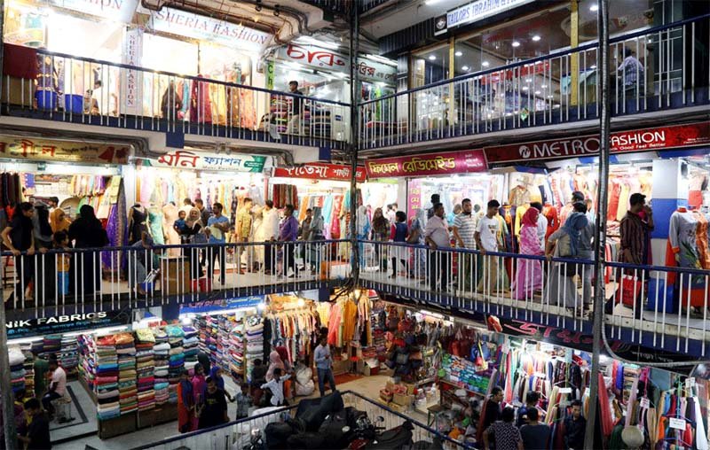 সিলেটে রাত ৮ টার পর দোকান খোলা রাখলেই ‘শাস্তি’!