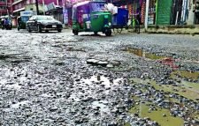 বন্যয় ভেঙে যাওয়া সড়ক সংস্কারে প্রয়োজন ৪০০ কোটি টাকা