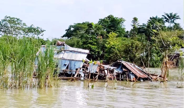 সুনামগঞ্জে বন্যায় ক্ষতিগ্রস্ত পরিবারের জন্য ৫ কোটি টাকা অনুদান