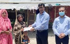 এবার প্রধানমন্ত্রীর সহায়তা পেলেন দলদলির সেই চা শ্রমিকরা