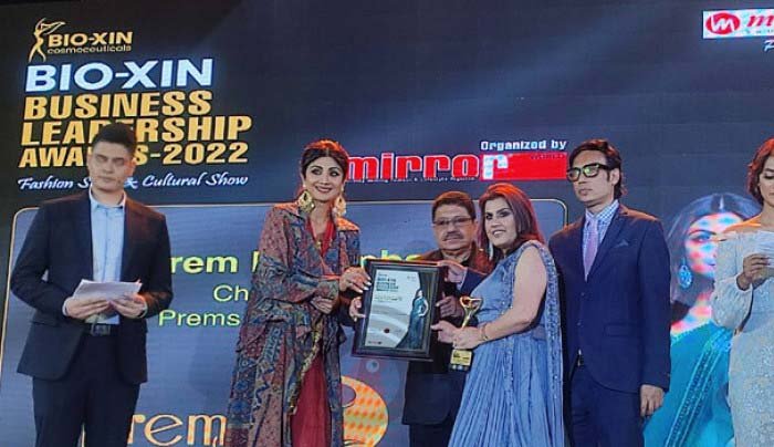 ঢাকার মঞ্চে বাংলা বলে মুগ্ধ করলেন শিল্পা শেঠি