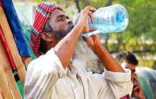 বন্যার পর টানা তাপপ্রবাহে পুড়ছে সিলেট