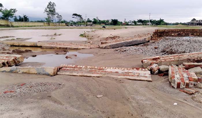 জগন্নাথপুরে বন্যায় সড়কে ১৫০ কোটি টাকার ক্ষতি