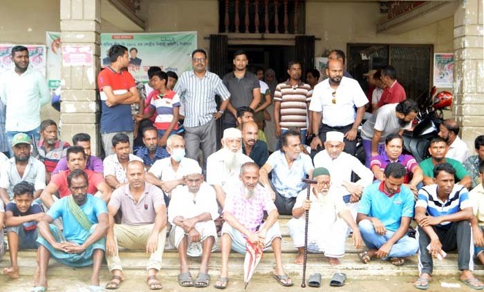 লোডশেডিংয়ের প্রতিবাদে সিলেটে বিদ্যুৎ অফিসে অবস্থান কর্মসূচি