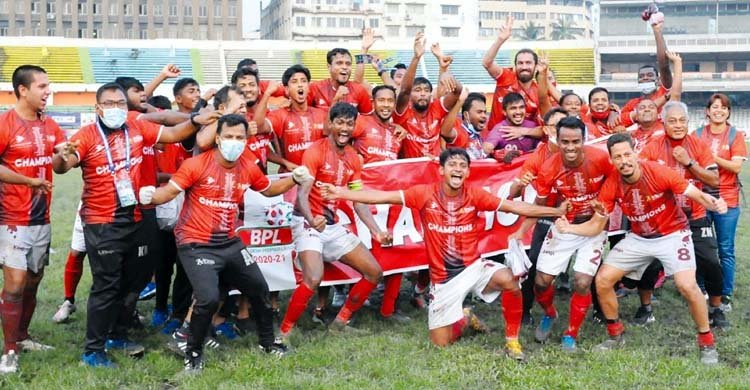 ইতিহাস গড়ে হ্যাটট্রিক চ্যাম্পিয়ন বসুন্ধরা কিংস