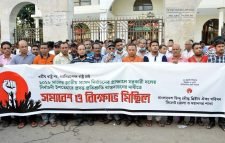 নড়াইলে হিন্দু বাড়িঘরে হামলার প্রতিবাদে সিলেটে বিক্ষোভ