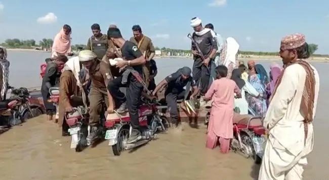 পাকিস্তানে নৌকা ডুবে কমপক্ষে ২০ নারী নিহত