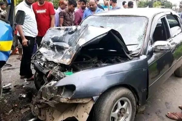 গোলাপগঞ্জে প্রাইভেটকার-ট্রাক মুখোমুখি সংঘর্ষ, নিহত ১