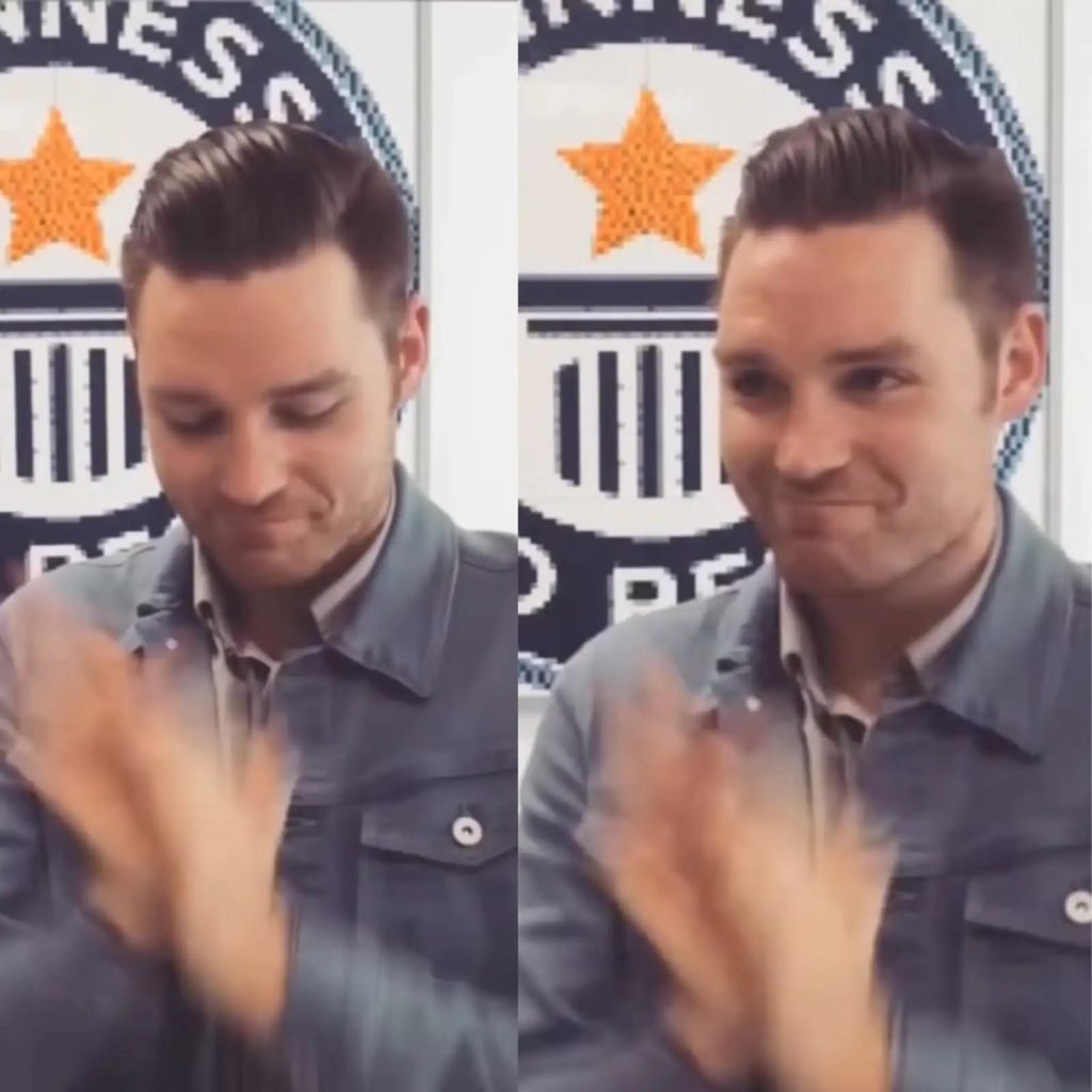 এক মিনিটে ১১০৩ তালি দিয়ে বিশ্বরেকর্ড