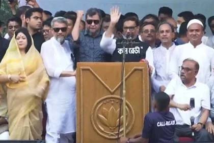 খেলা হবে, খেলা: কাদের