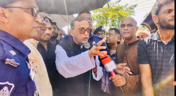 চা-শ্রমিকদের তিনদিন অপেক্ষা করতে বললেন পরিবেশমন্ত্রী