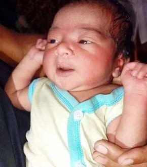 ঝোপ থেকে নবজাতকের কান্নার আওয়াজ, উদ্ধার করে হাসপাতালে ভর্তি